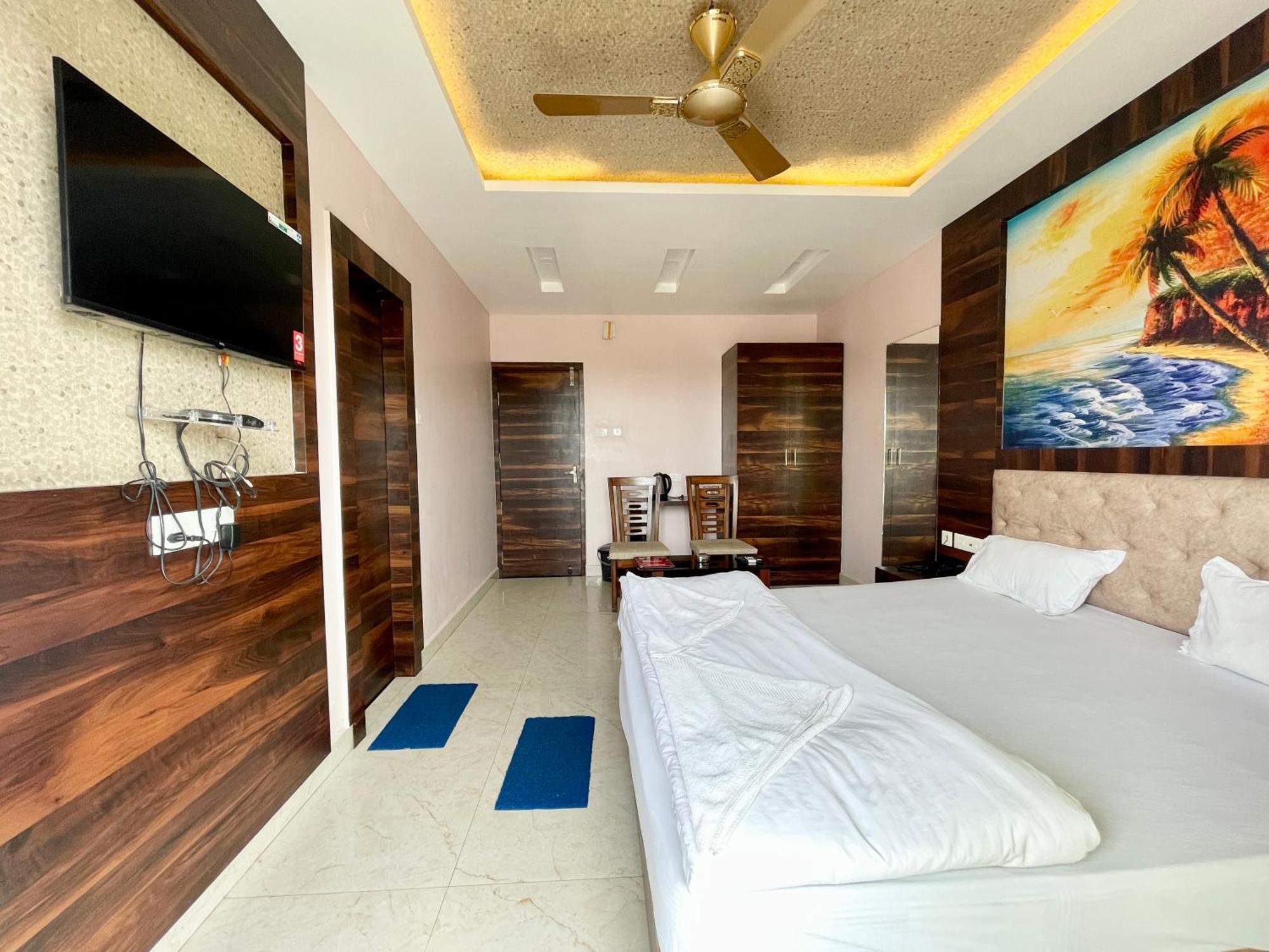 Hotel Rohan Rohani Puri Buitenkant foto